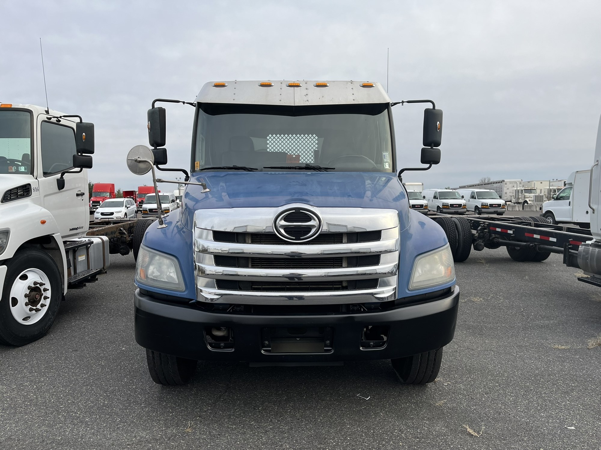 2016 HINO 338 - image 2 of 6
