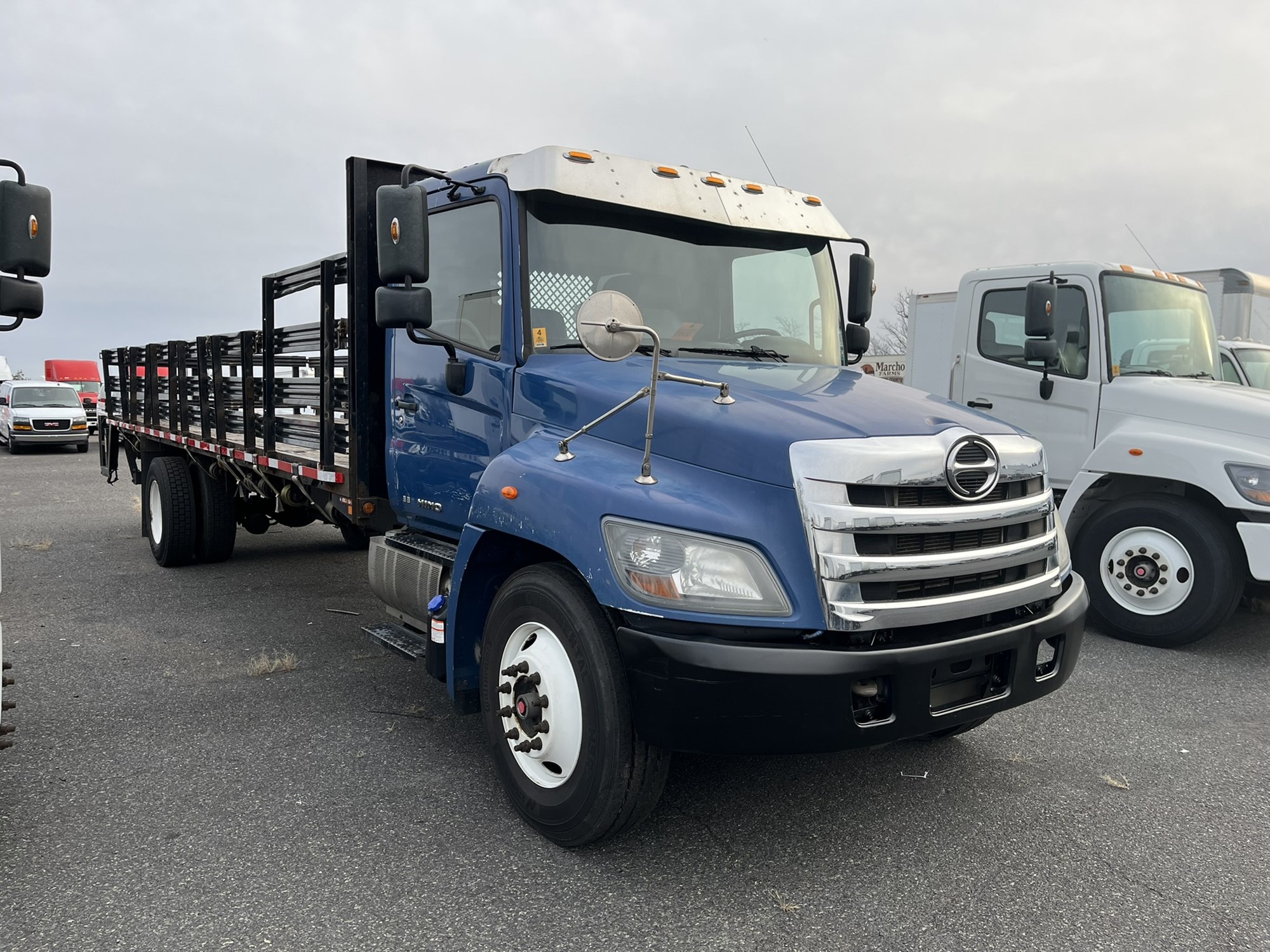 2016 HINO 338 - image 3 of 6
