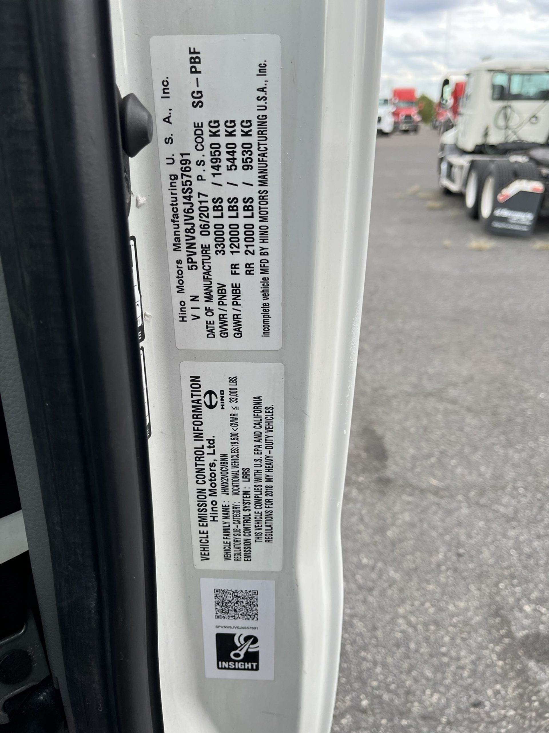 2018 HINO 338 - image 3 of 3