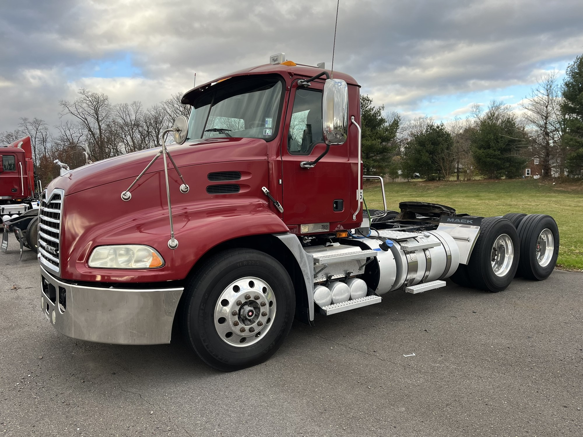 2018 MACK CXU612 - image 1 of 6