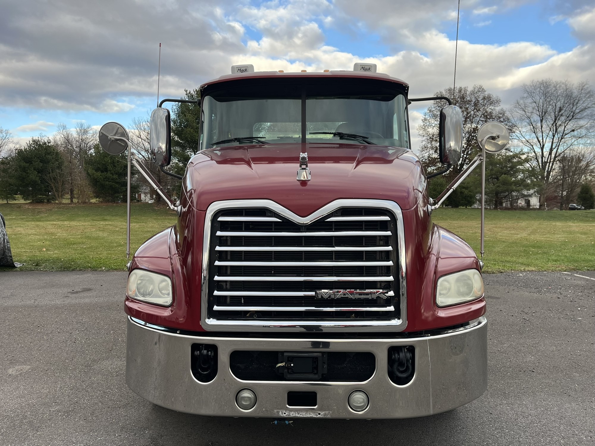 2018 MACK CXU612 - image 2 of 6
