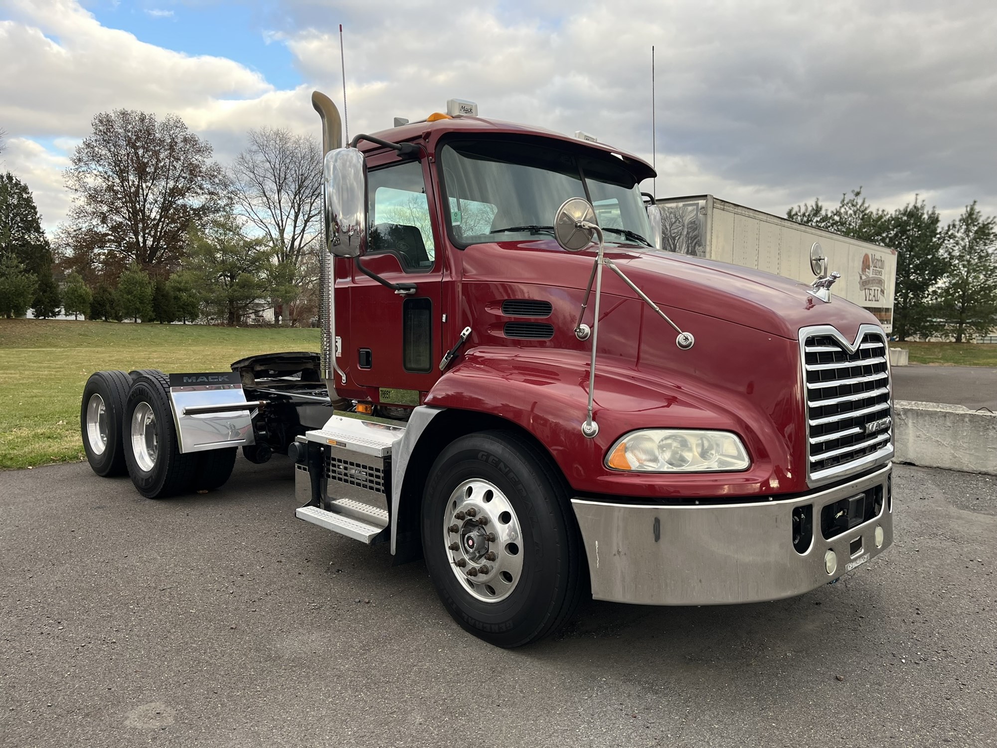 2018 MACK CXU612 - image 3 of 6