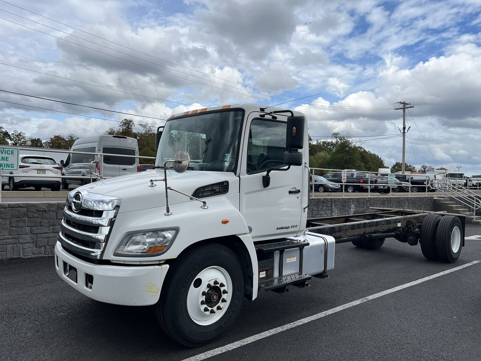 2019 HINO 338 - image 1 of 3