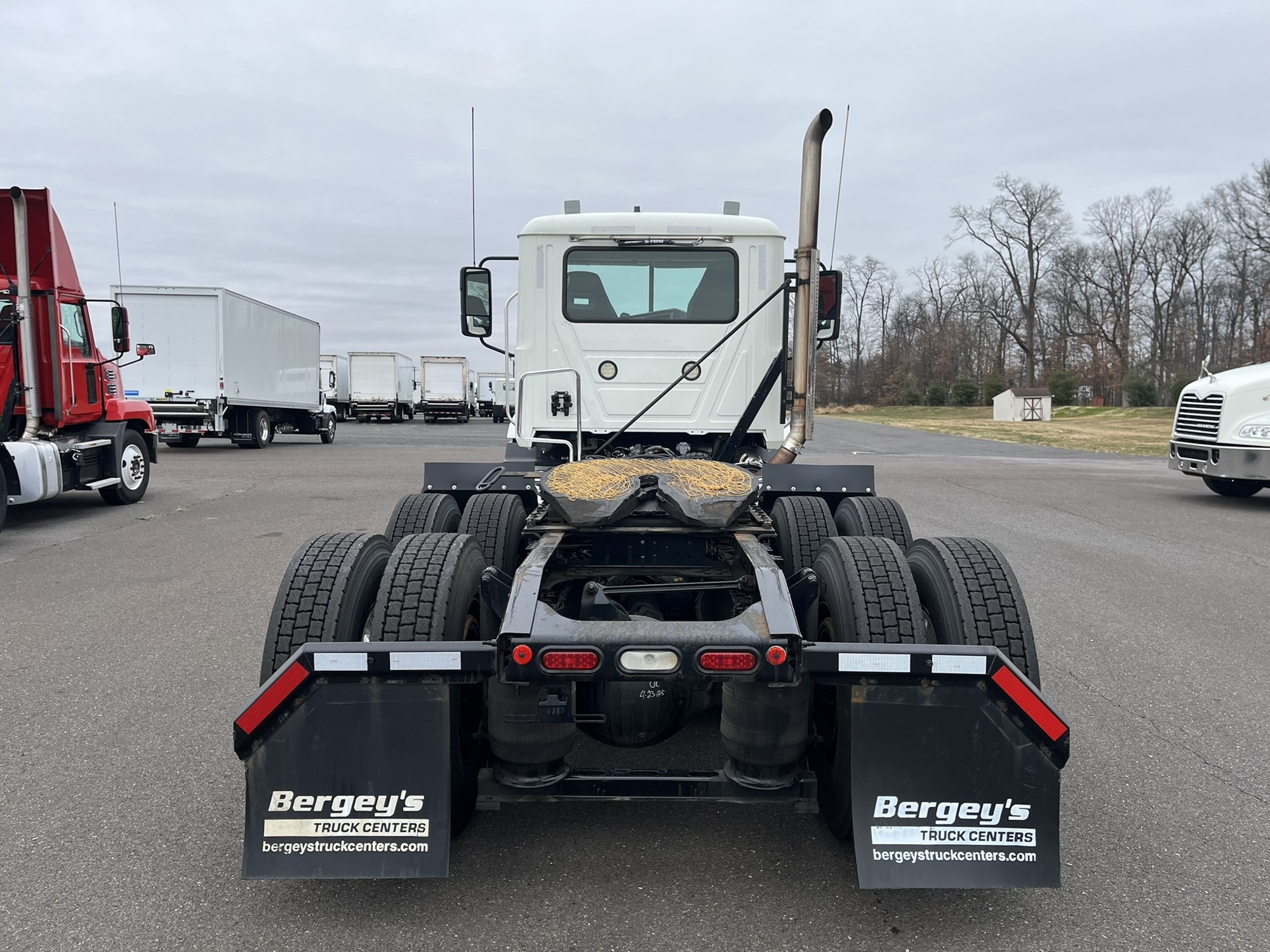 2019 MACK AN64T - image 5 of 6