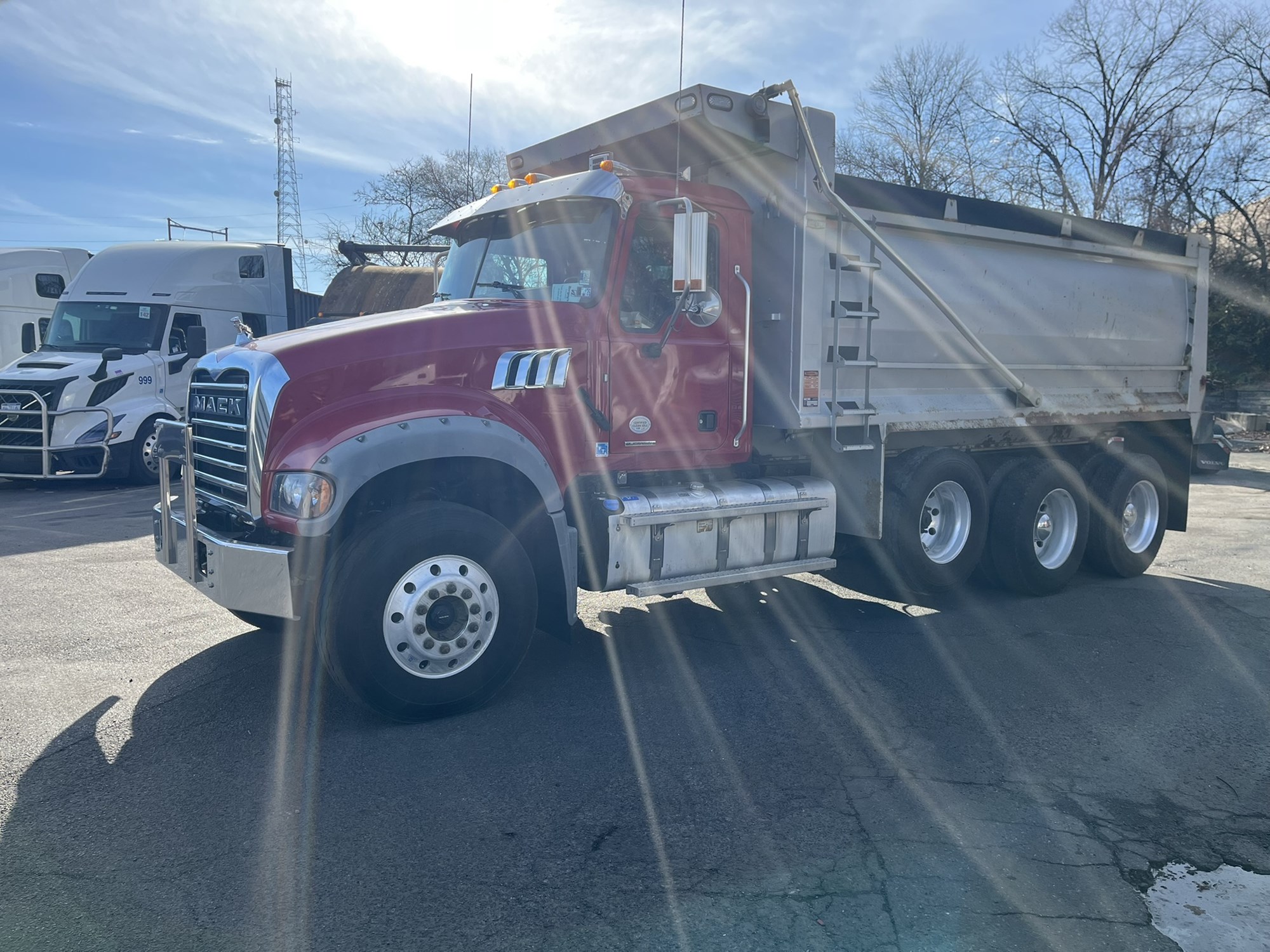 2019 MACK GRANITE - image 1 of 6
