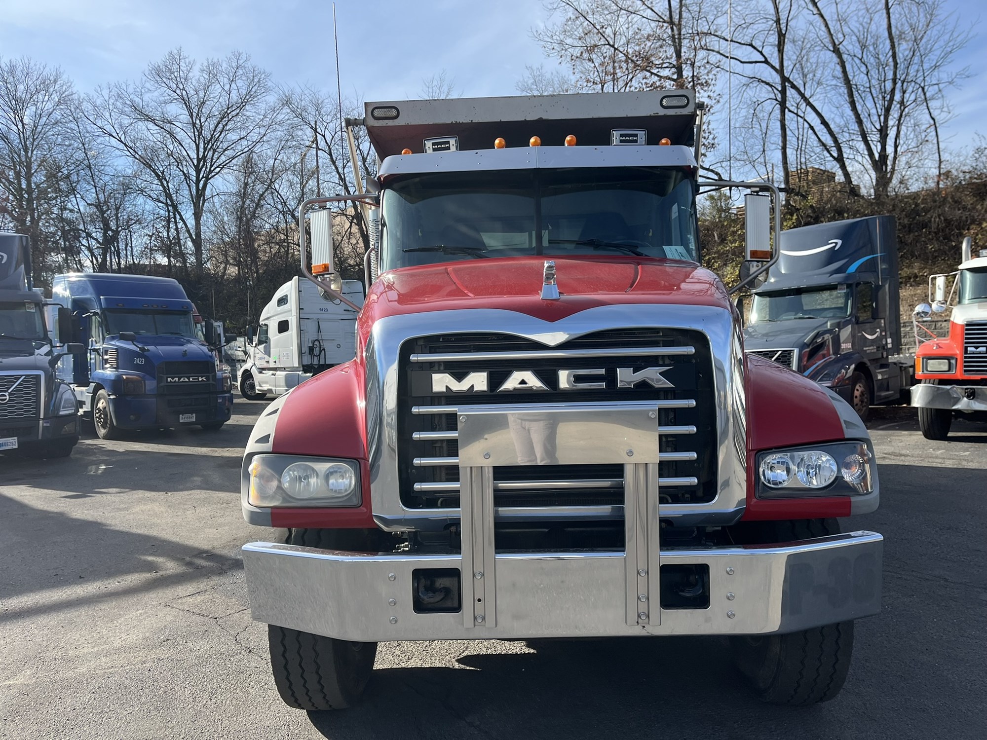 2019 MACK GRANITE - image 2 of 6