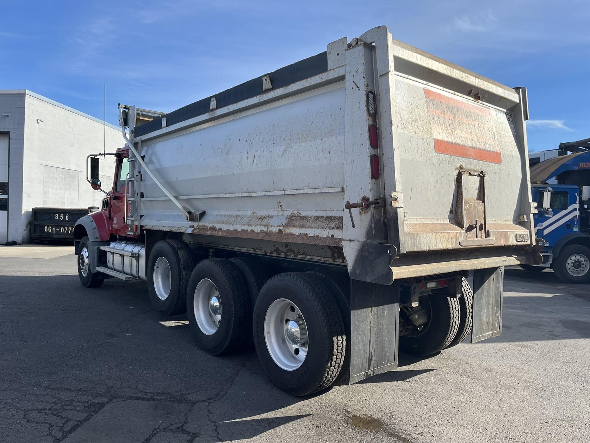 2019 MACK GRANITE - image 6 of 6