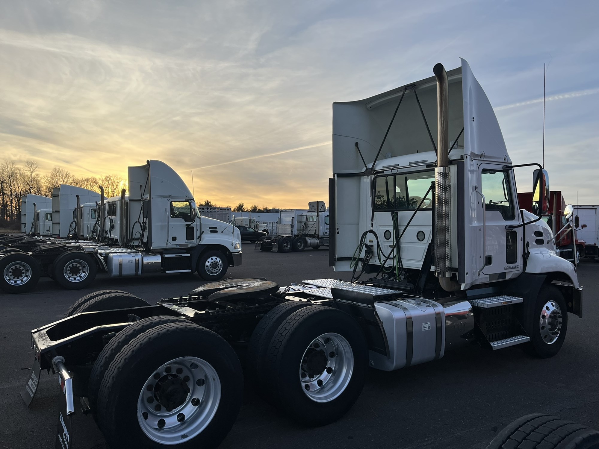 2016 MACK CXU613 - image 4 of 6