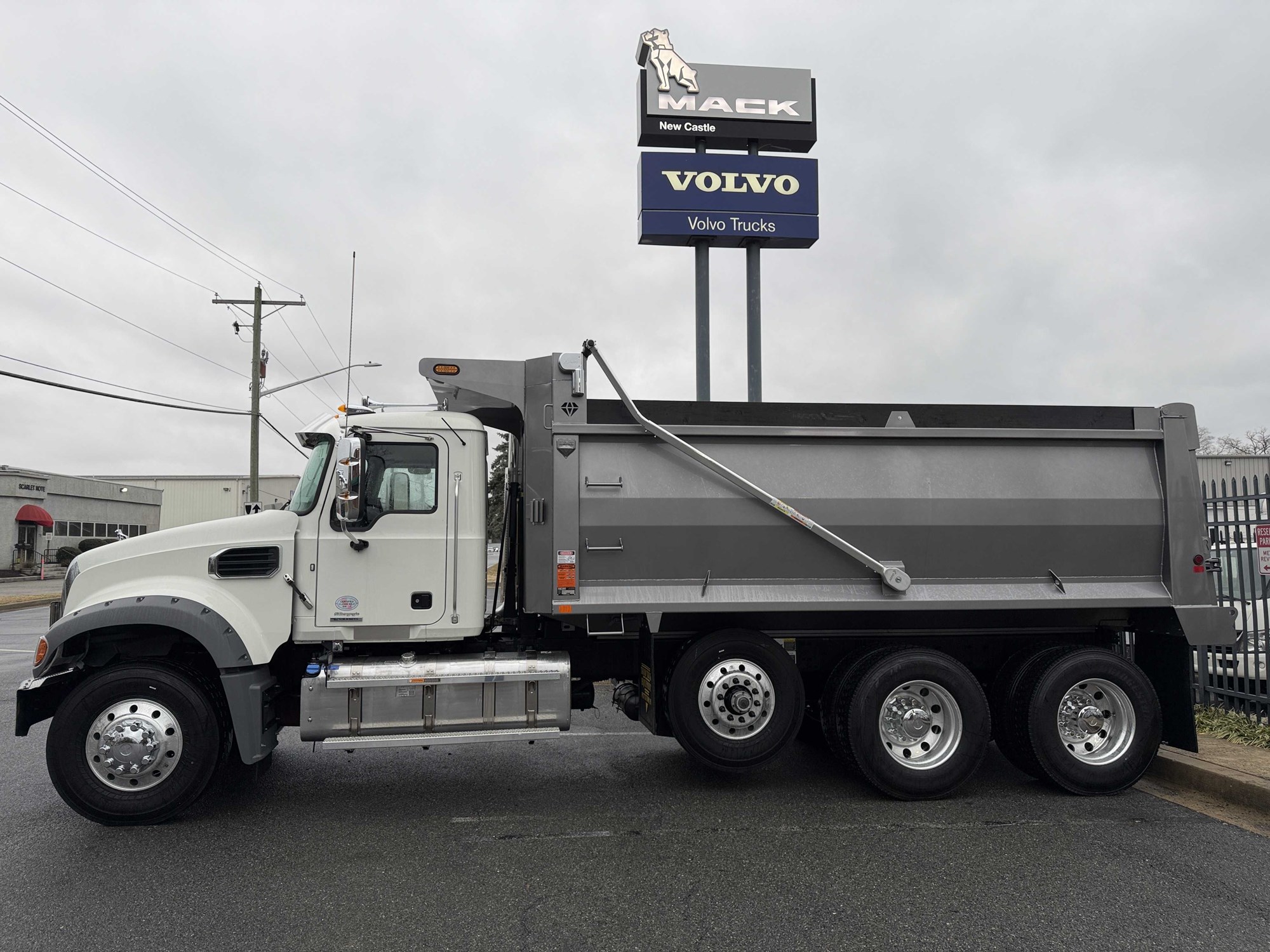 2026 MACK GR64FR - image 2 of 6