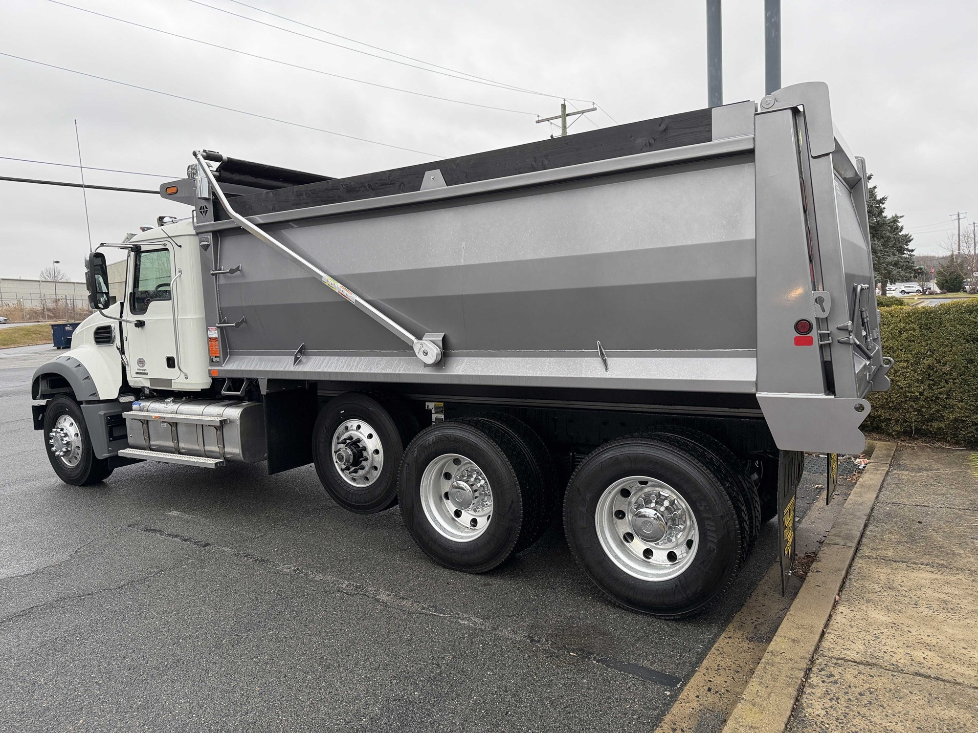 2026 MACK GR64FR - image 3 of 6