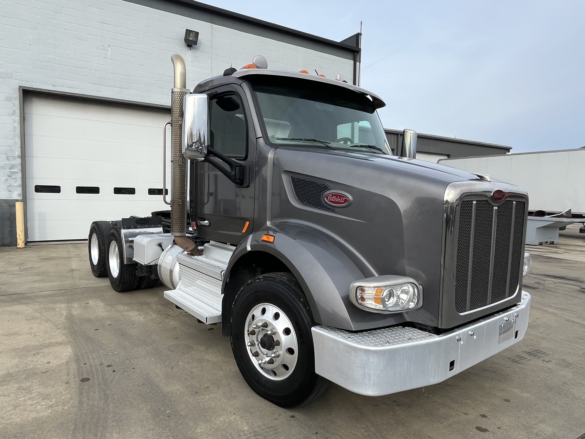 2019 Peterbilt - image 2