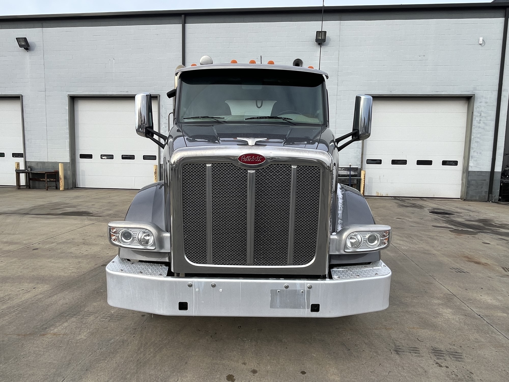 2019 Peterbilt - image 5