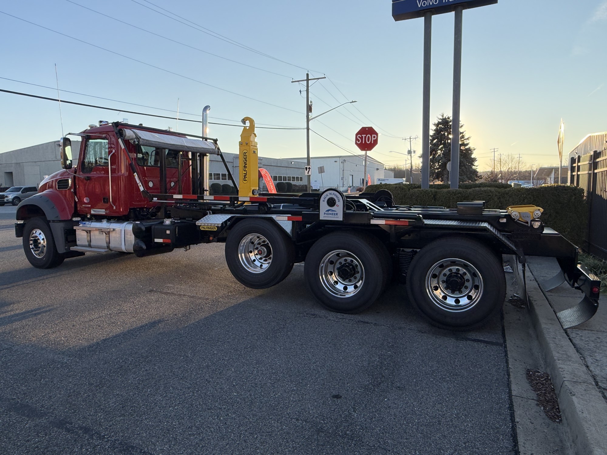 2026 MACK Granite 64FR 2026 MACK Granite 64FR - image 4 of 5