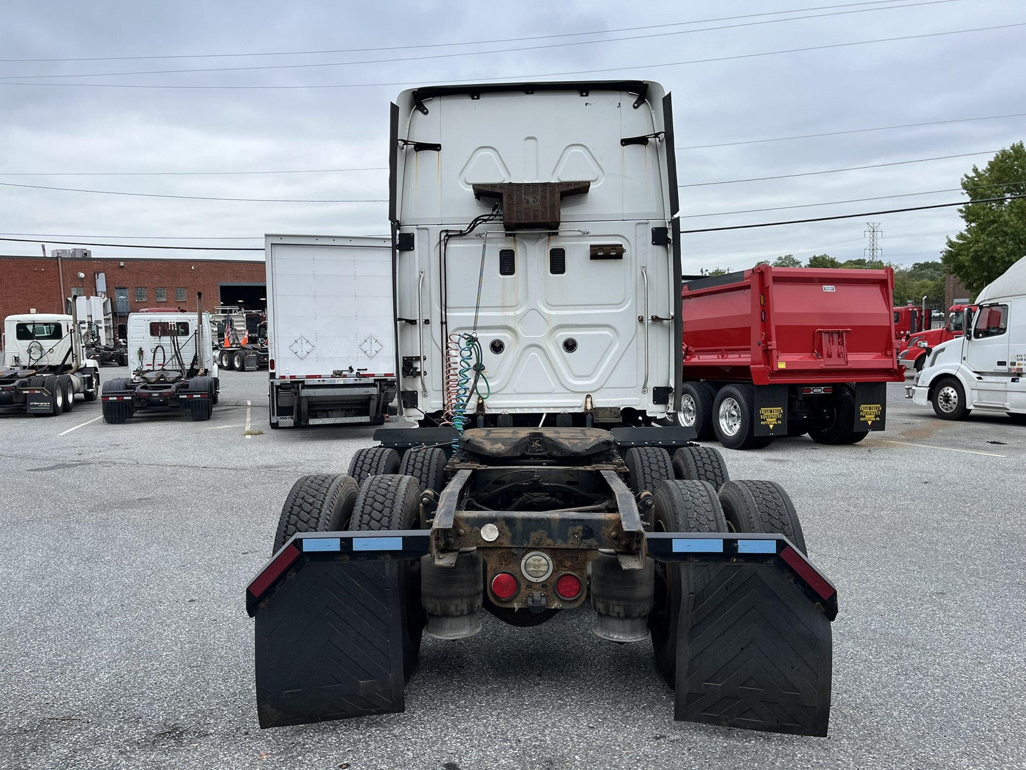 2012 FREIGHTLINER CASCADIA 125 - image 5 of 6