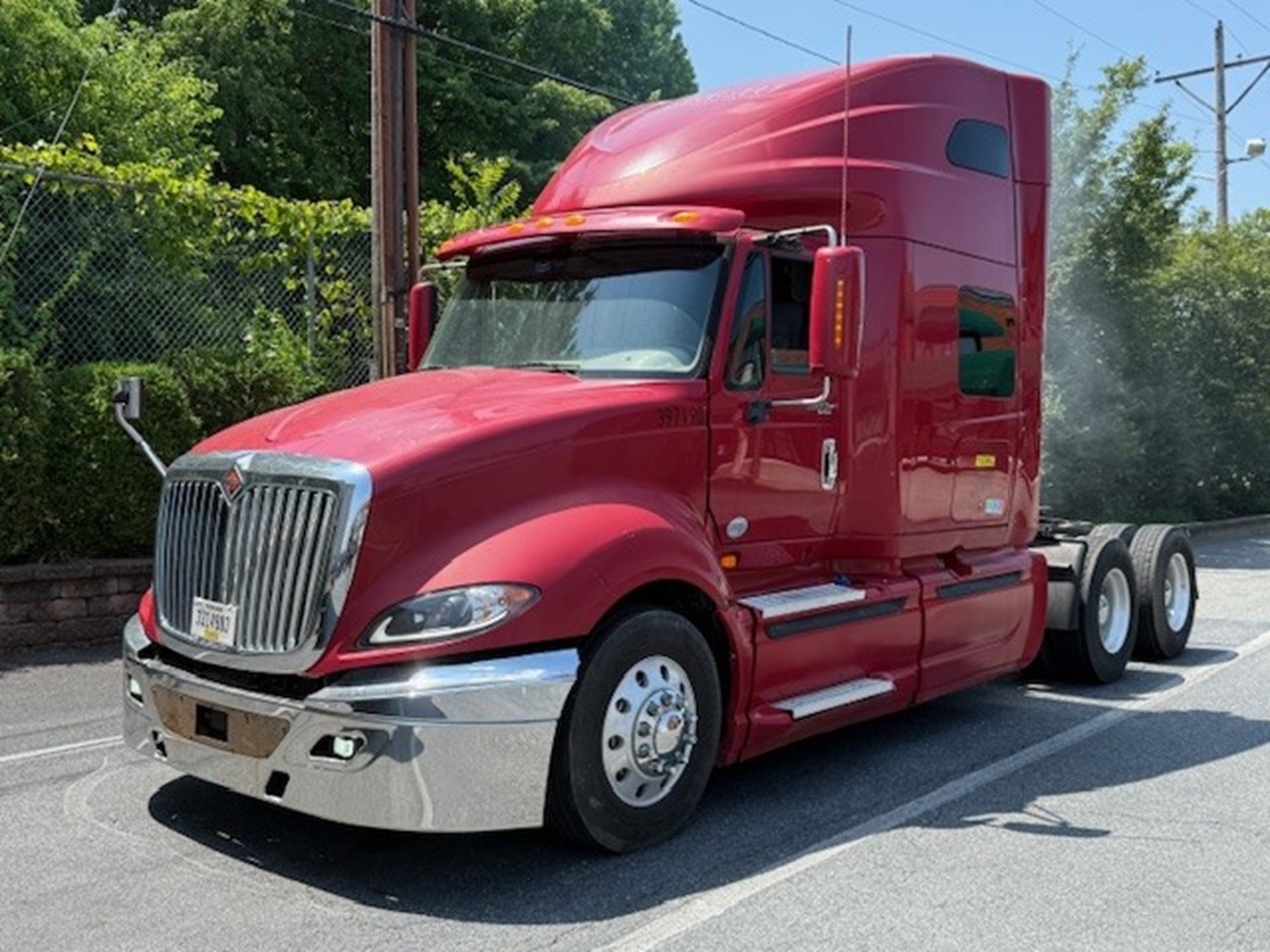 2014 INTERNATIONAL LT625 - image 1 of 5