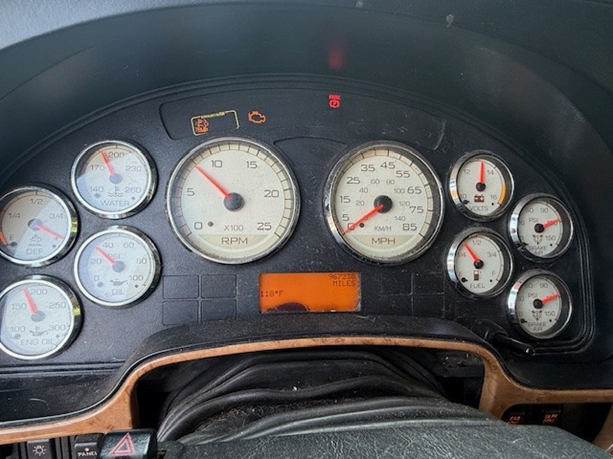 2014 INTERNATIONAL LT625 - image 5 of 5