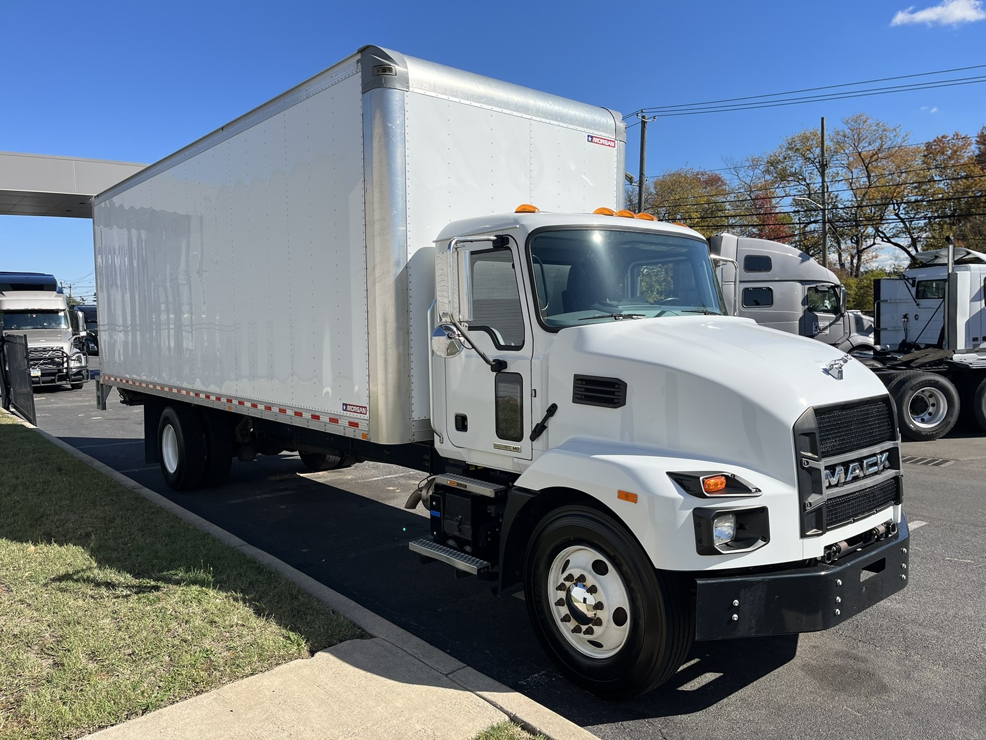 2021 MACK MD 2021 MACK MD - image 3 of 6