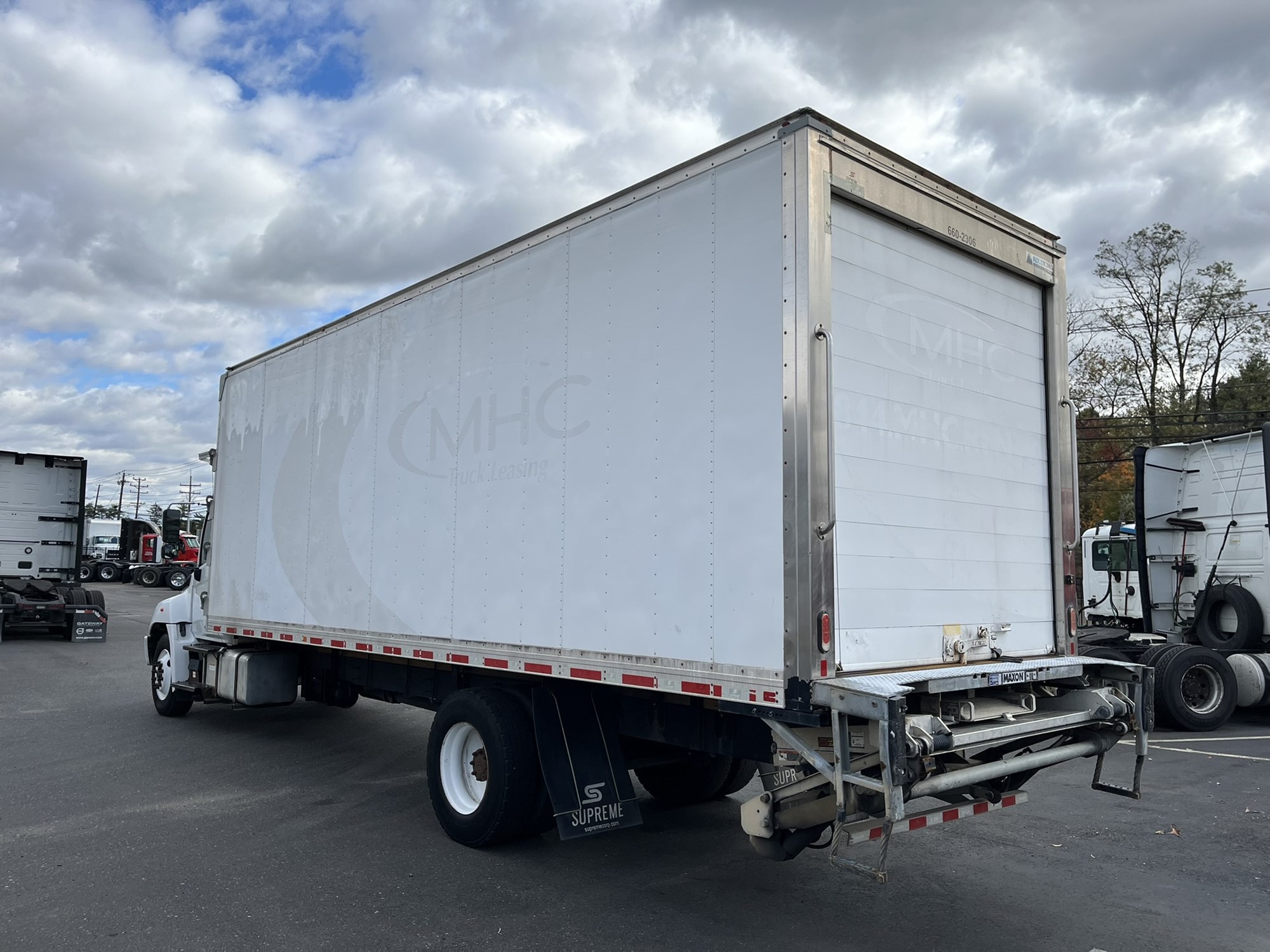 2020 HINO 268A - image 6 of 6