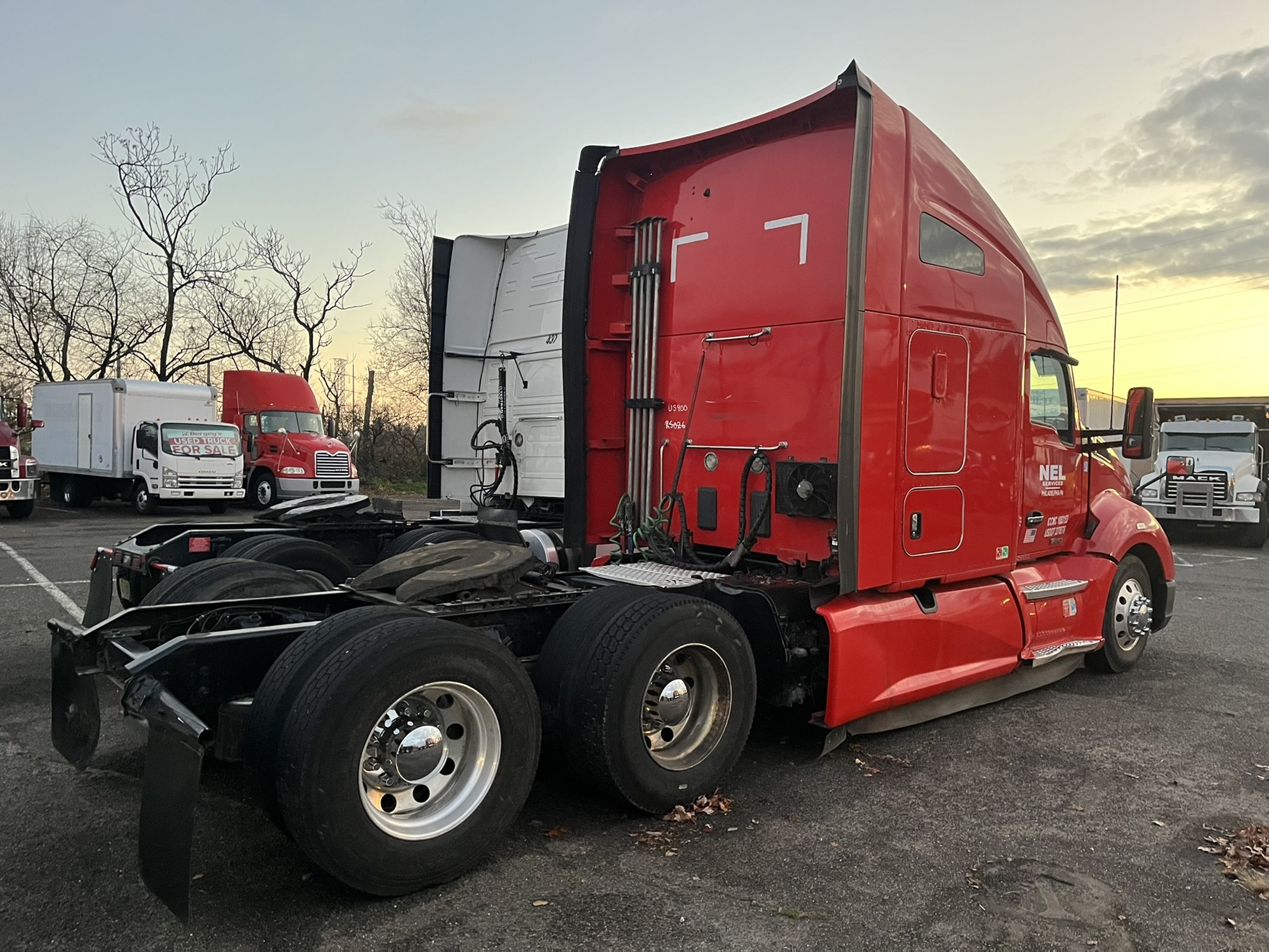 2017 KENWORTH T680 - image 4 of 6