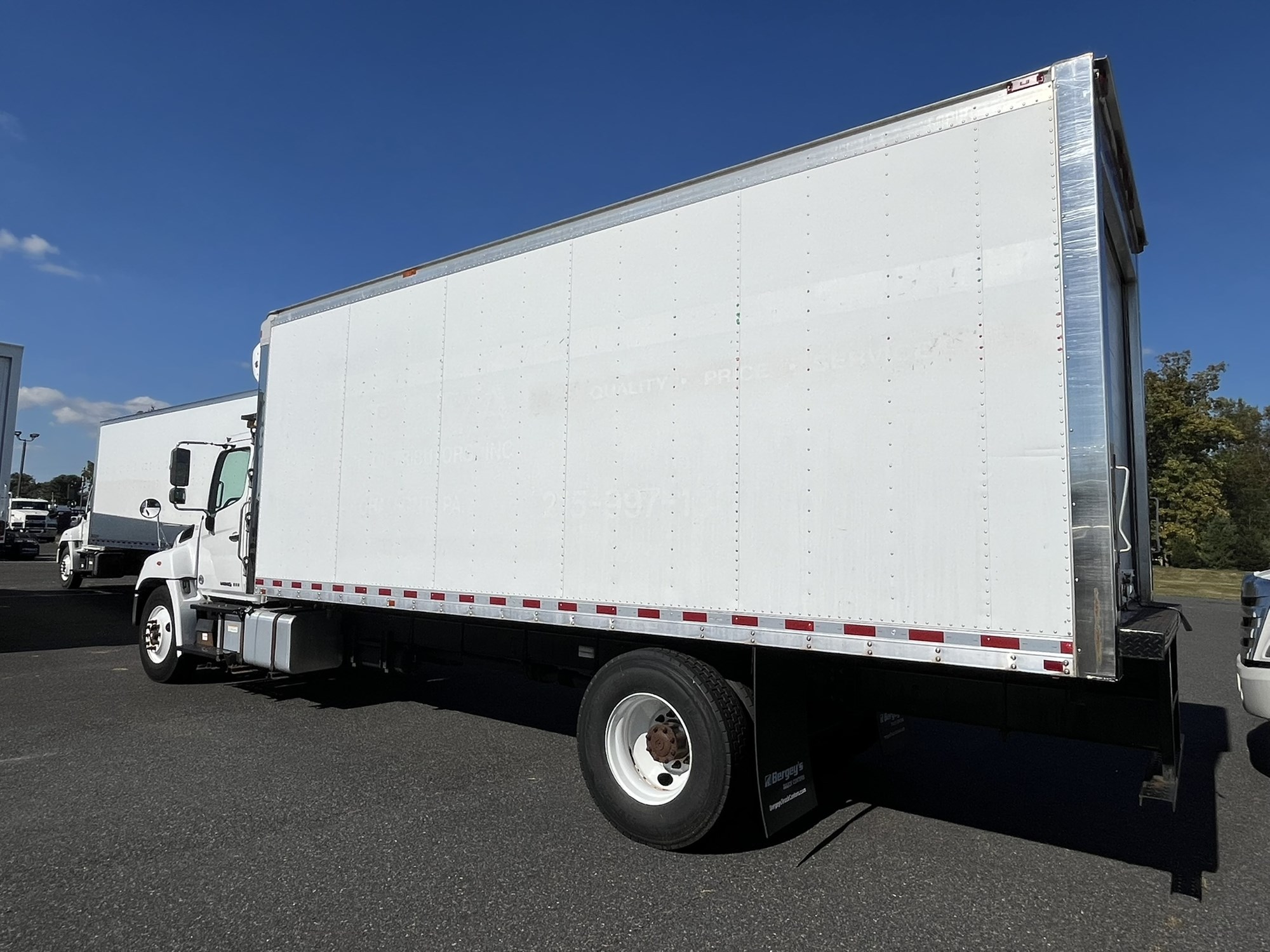 2020 HINO 268A - image 6 of 6