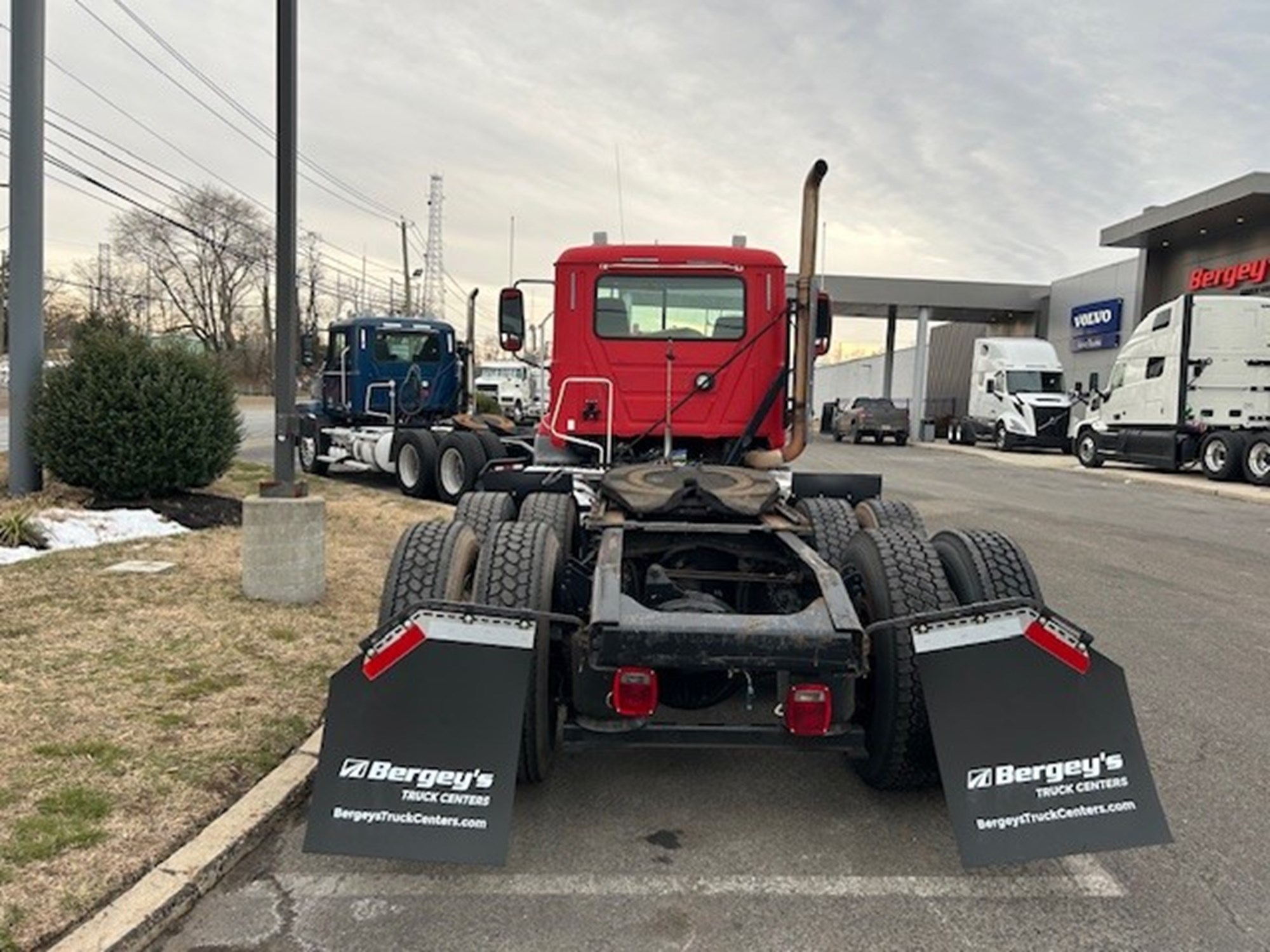 2015 Mack Pinnacle - image 5