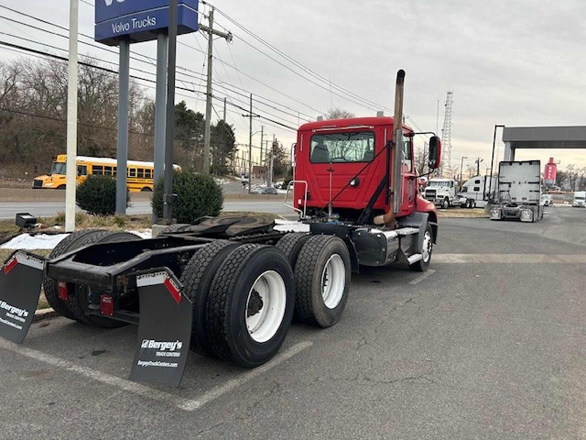 2015 Mack Pinnacle - image 6