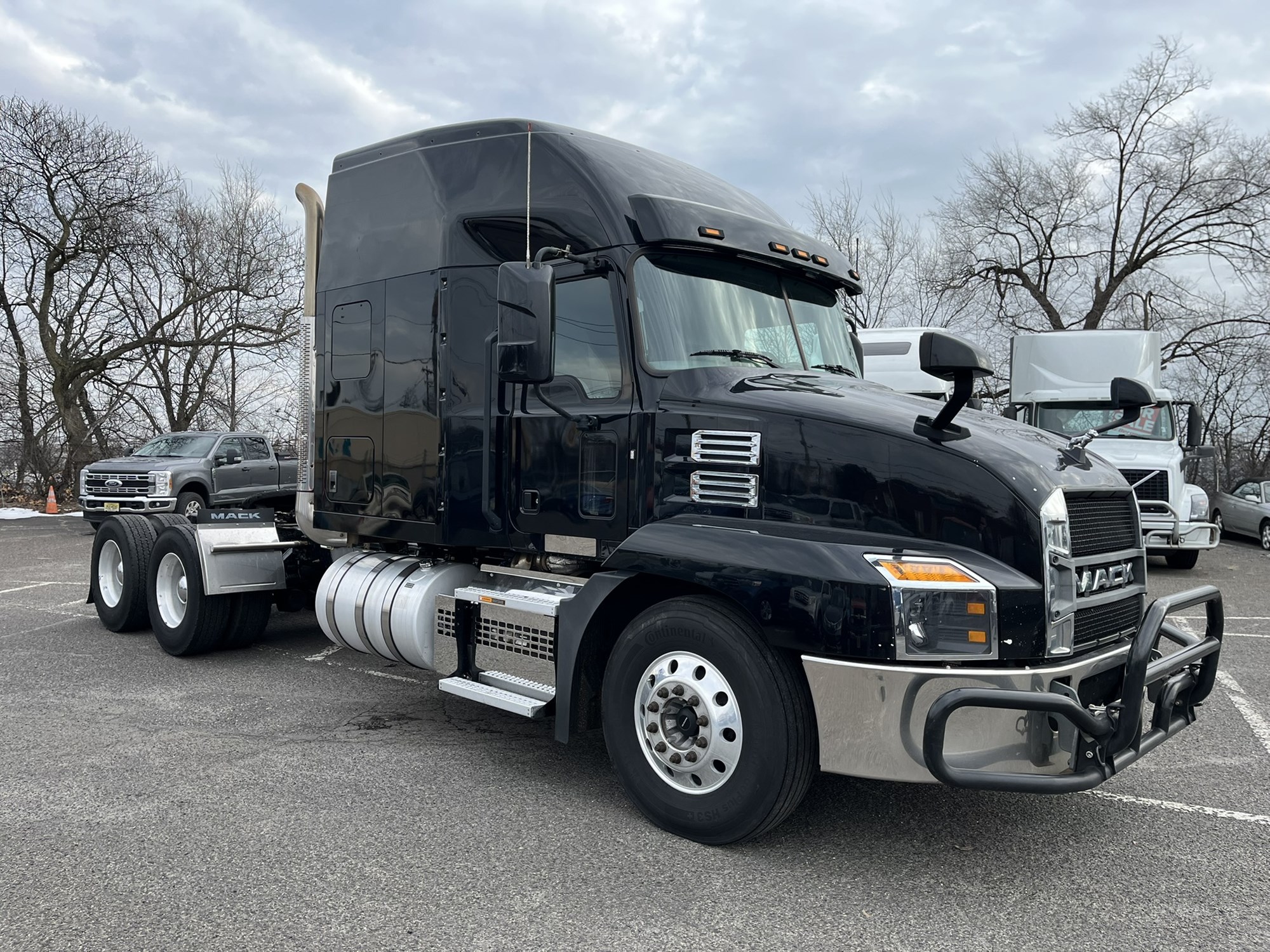 2019 MACK AN64T - image 3 of 6