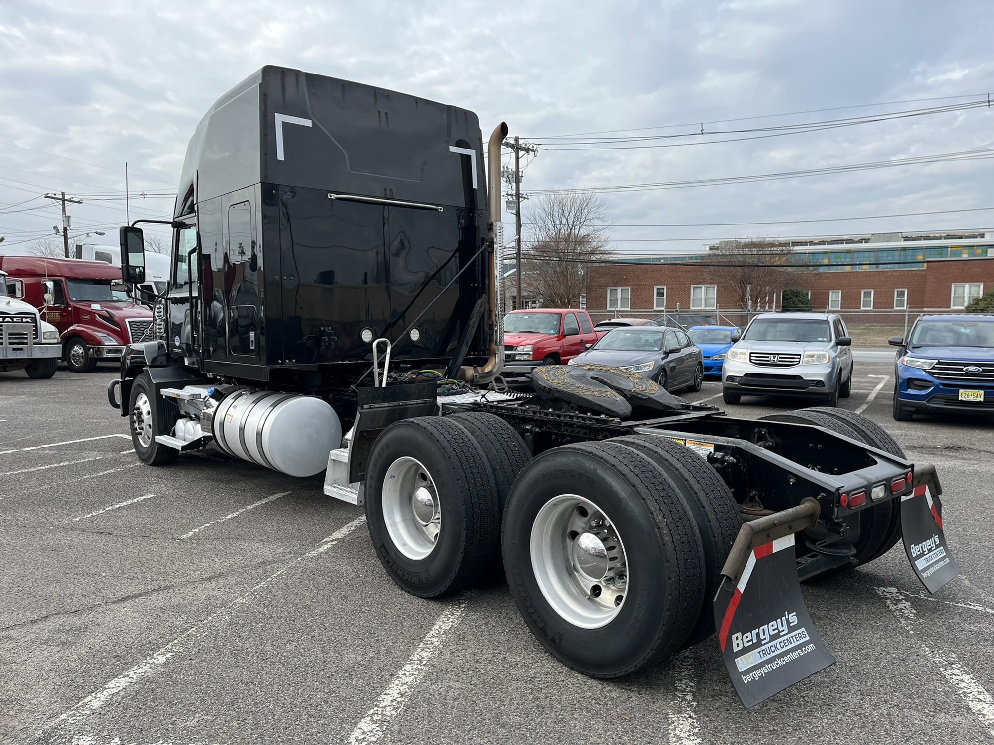 2019 MACK AN64T - image 6 of 6