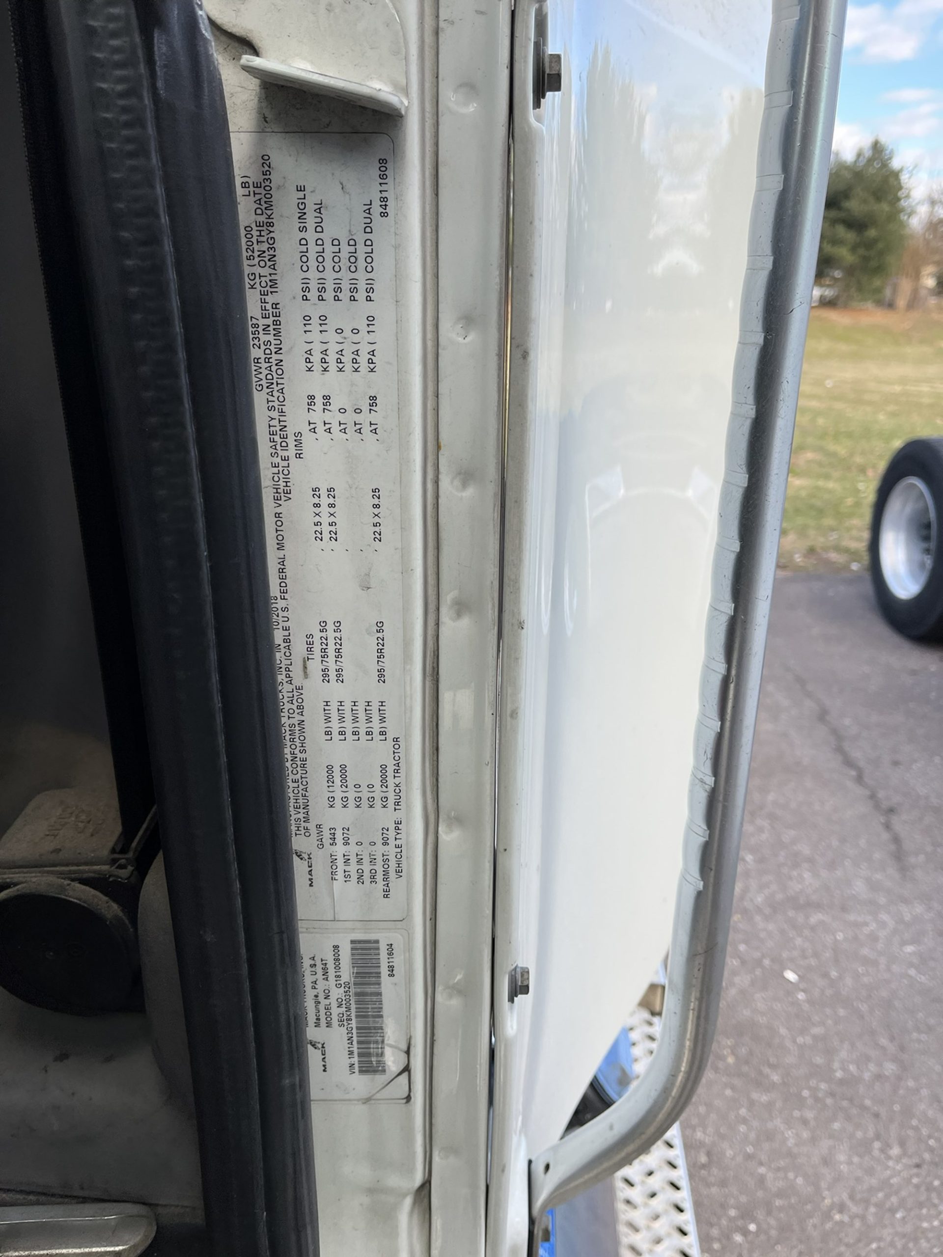 2019 MACK AN64T - image 3 of 4