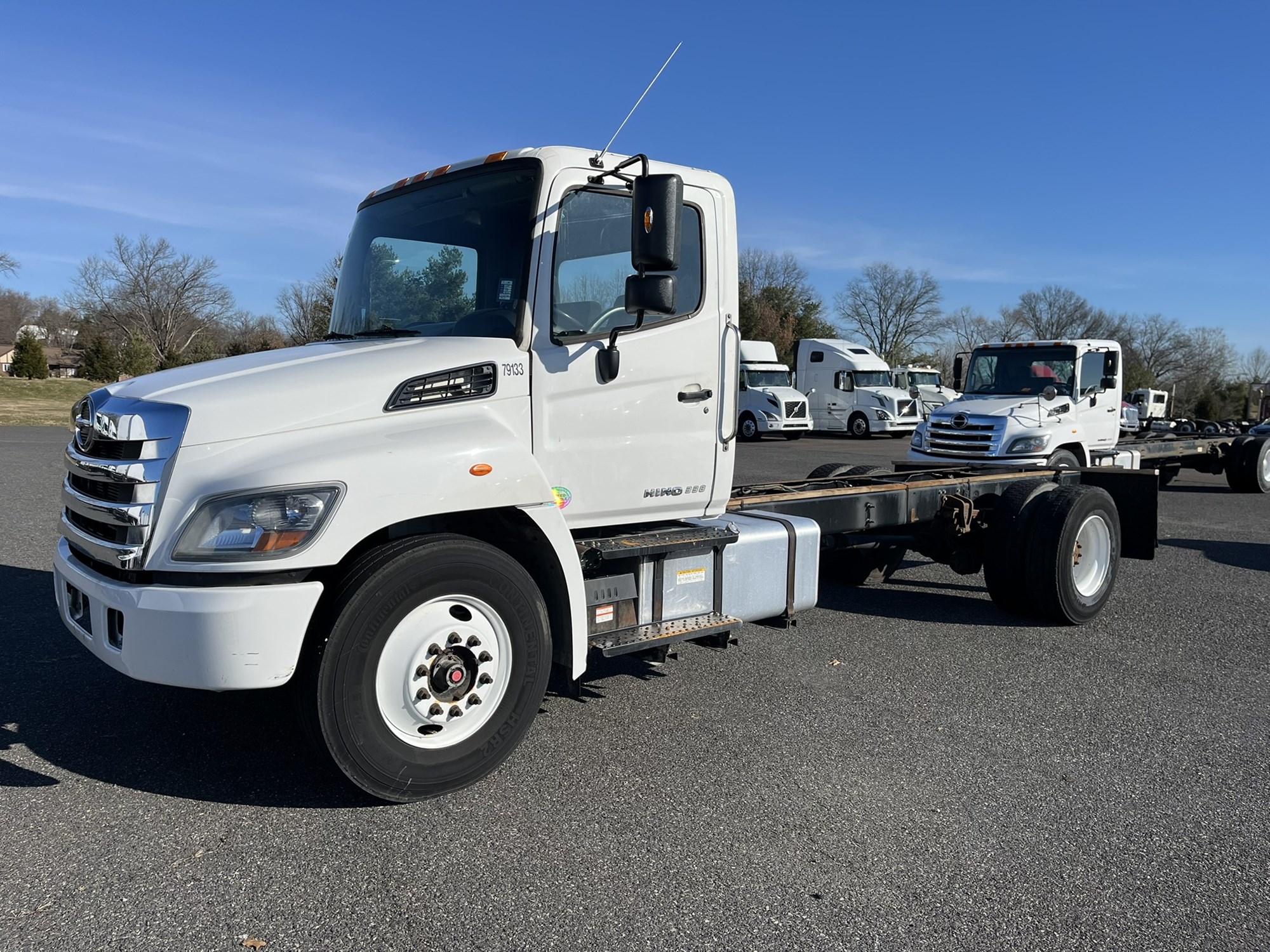 2019 HINO 268A - image 1 of 6