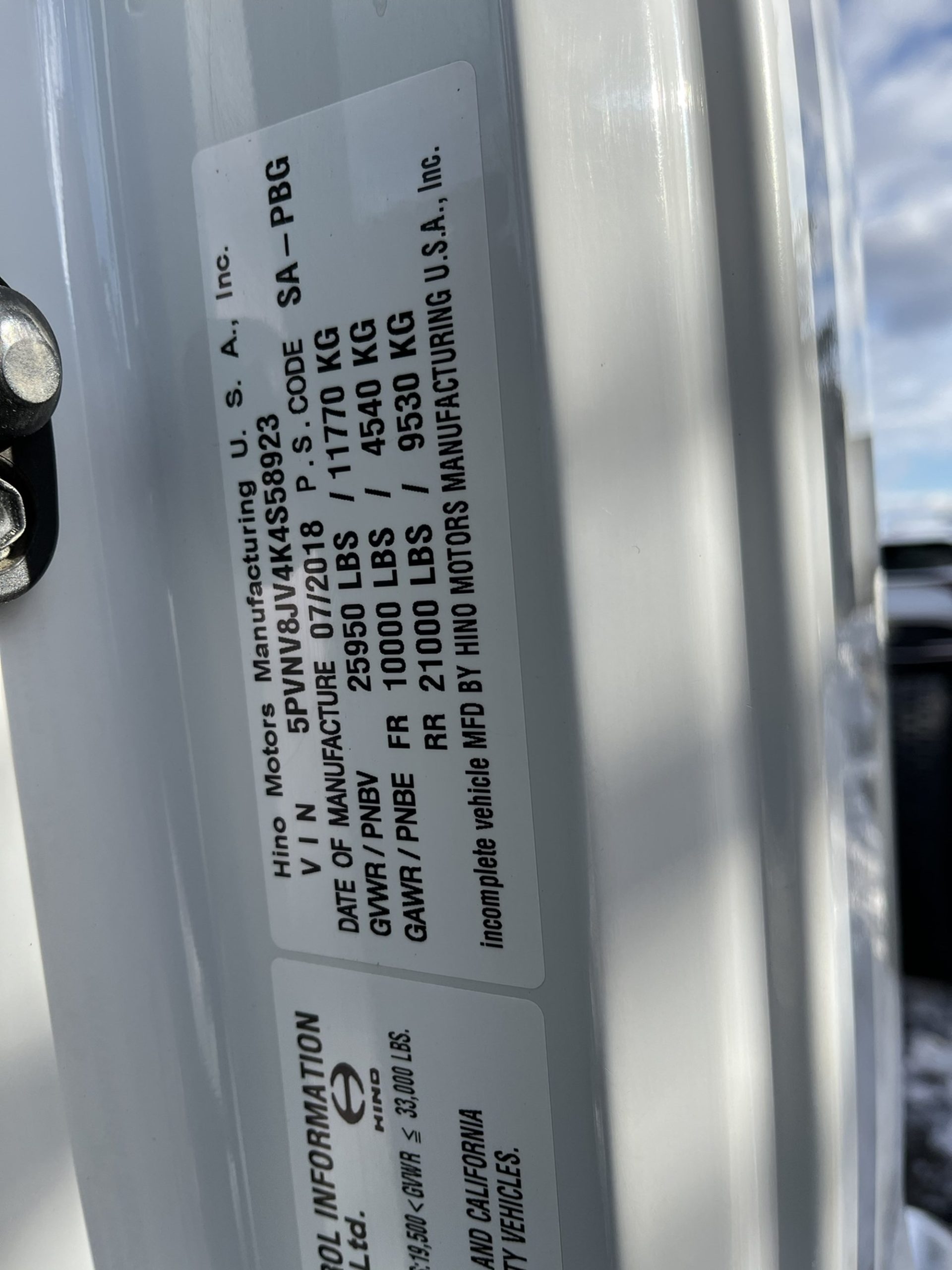 2019 HINO 268A - image 5 of 5