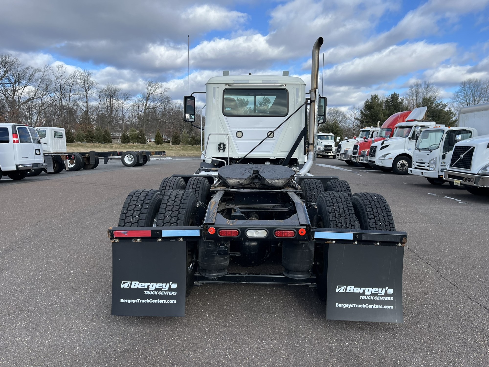 2019 MACK AN64T - image 5 of 6