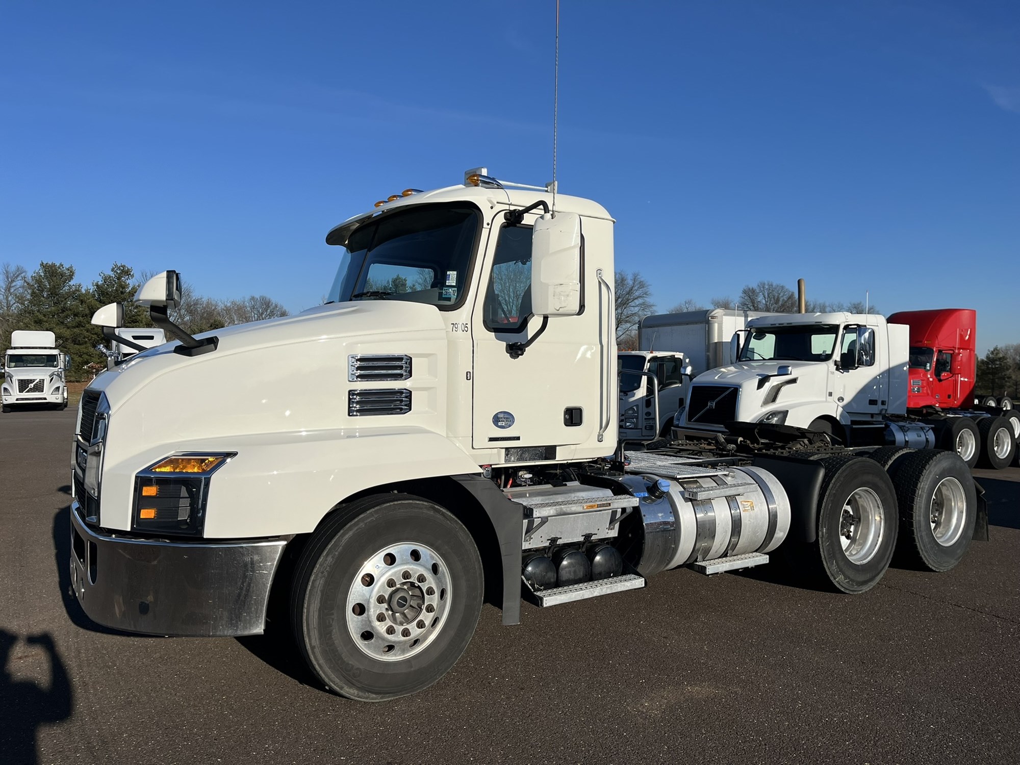2019 MACK AN64T - image 1 of 6