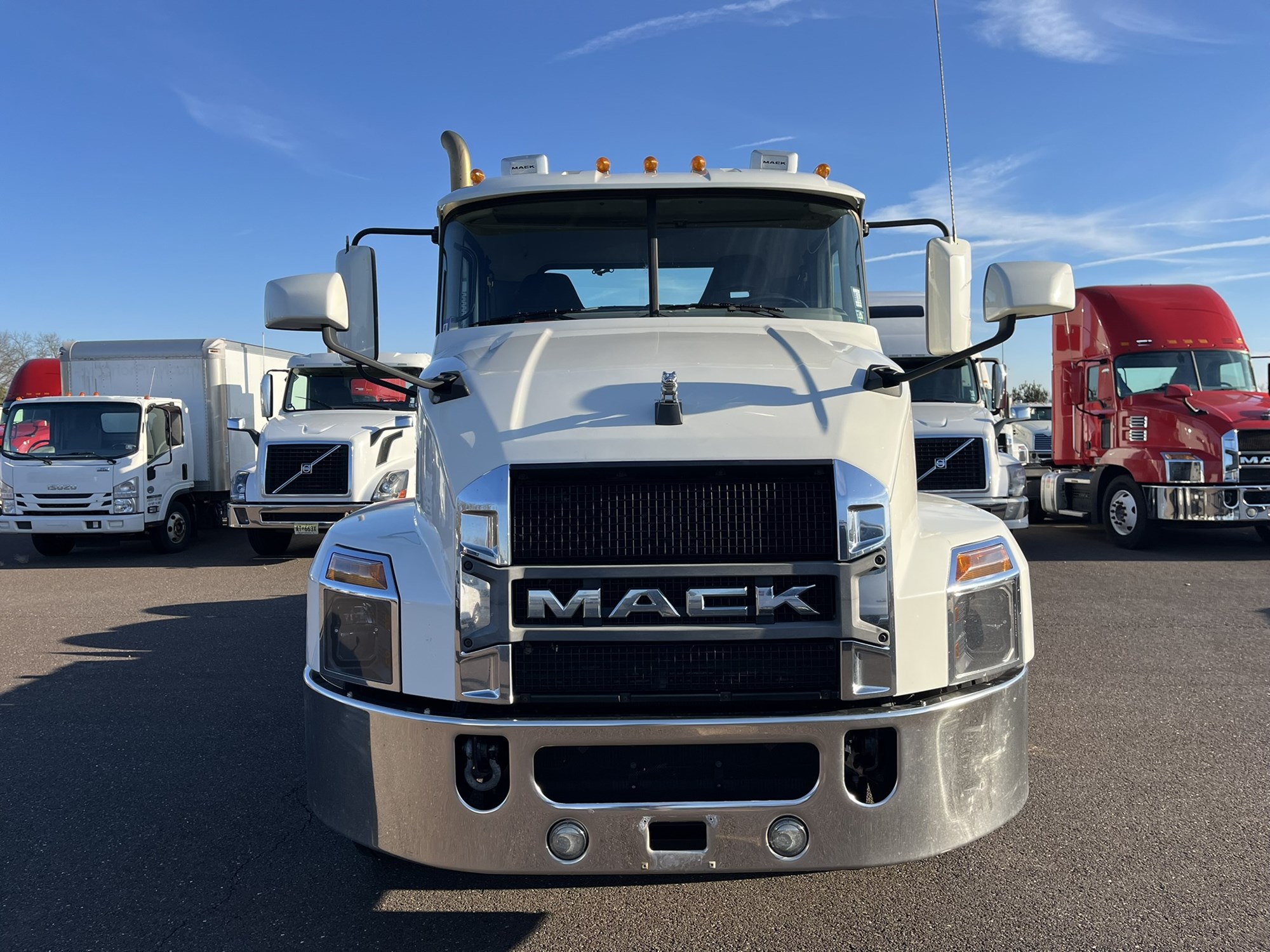 2019 MACK AN64T - image 2 of 6
