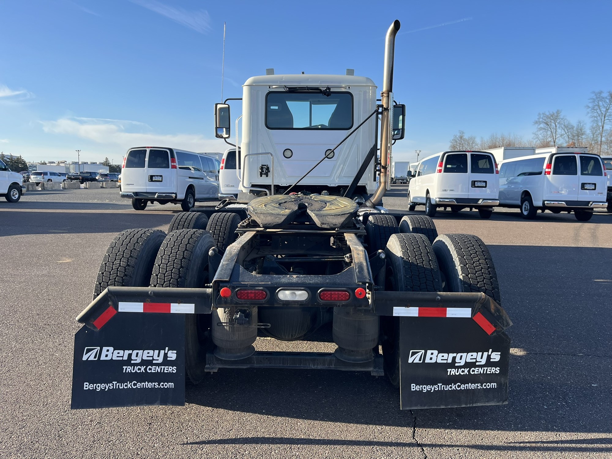 2019 MACK AN64T - image 5 of 6