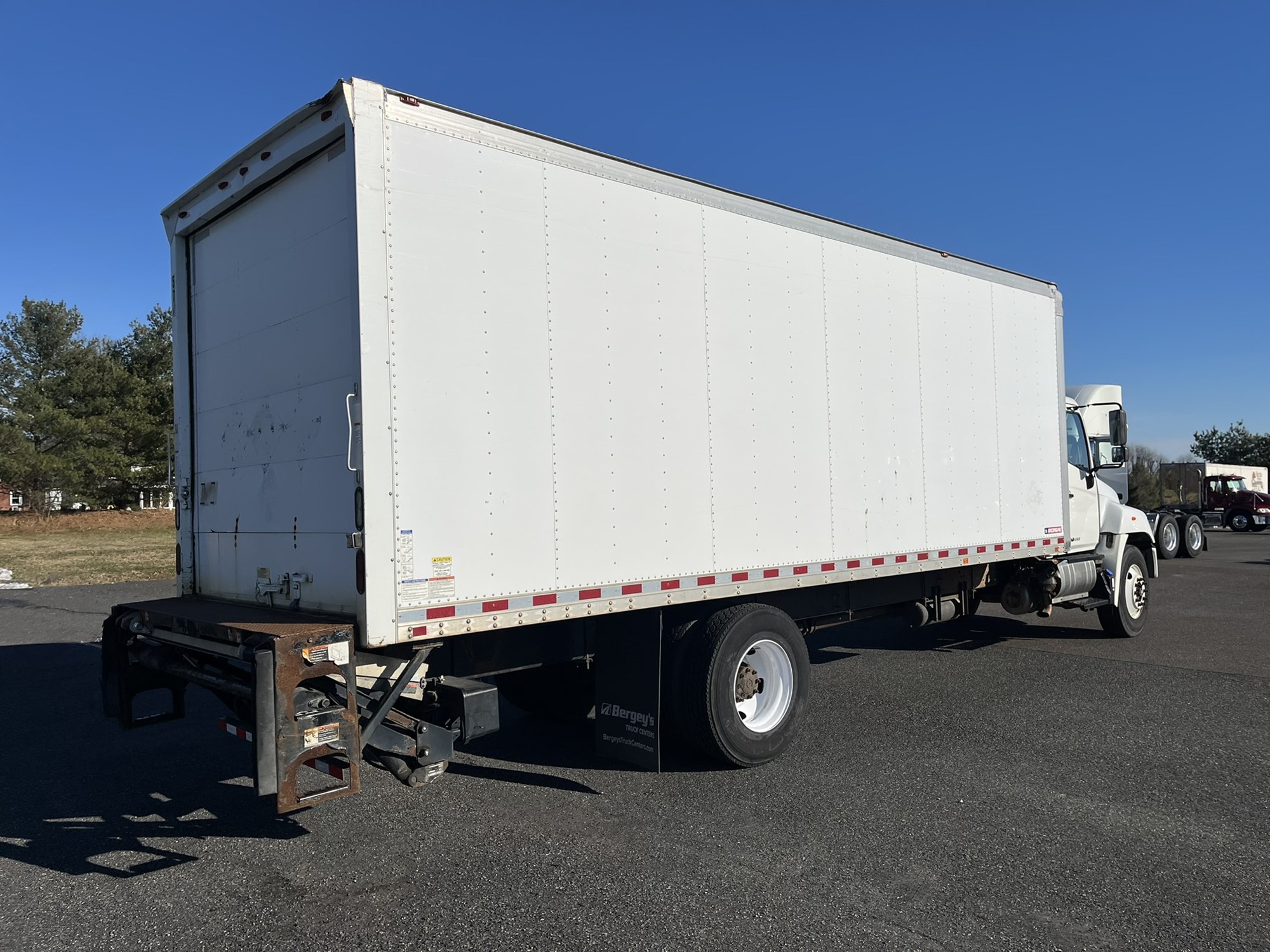 2015 HINO 338 - image 4 of 6