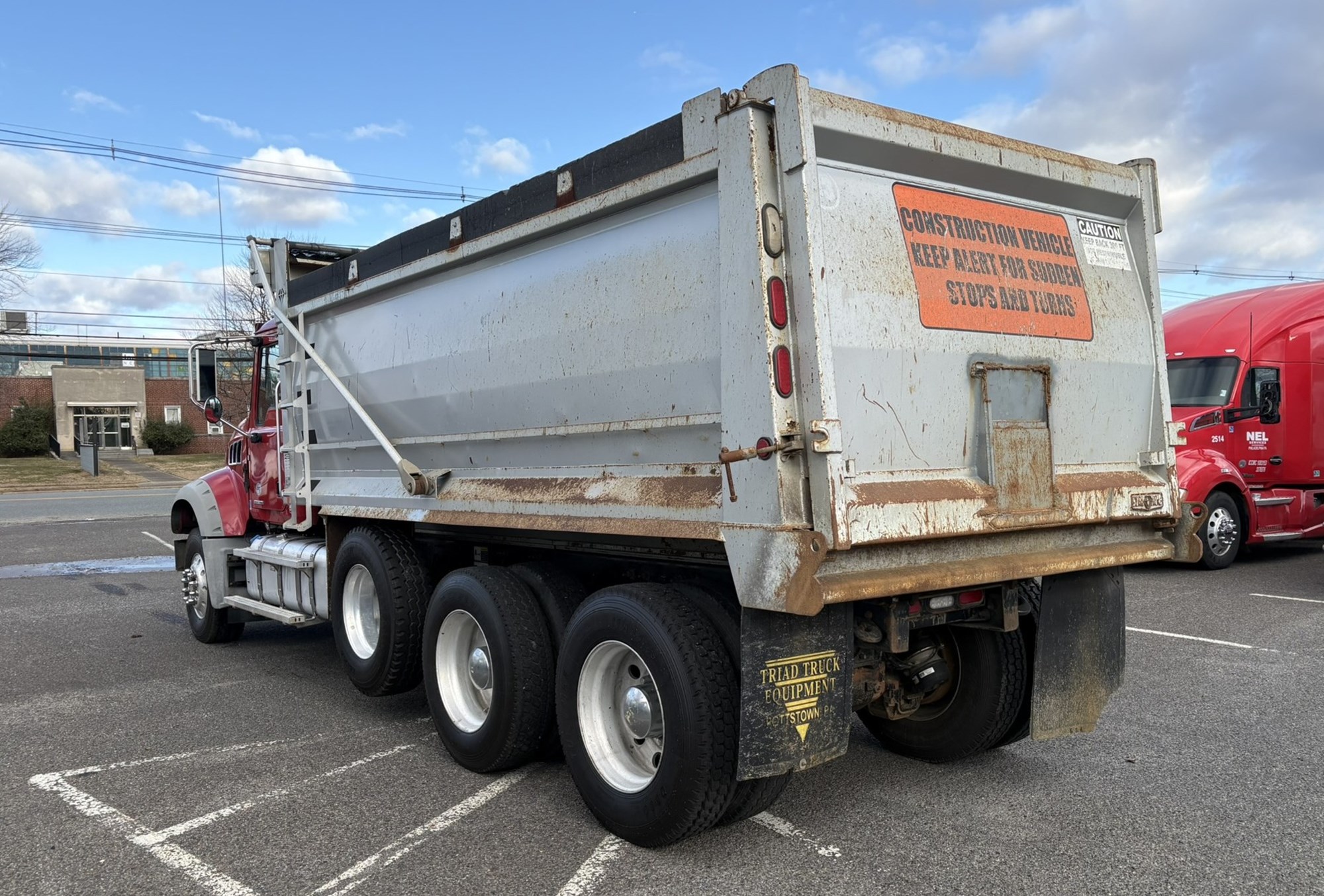 2019 MACK GR64F - image 3 of 6