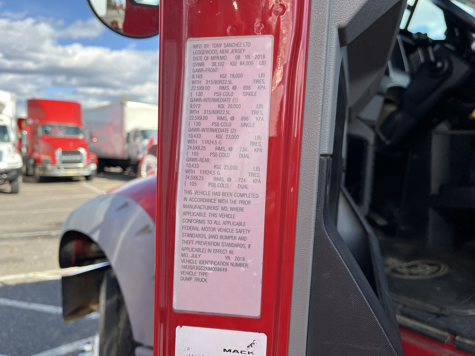 2019 MACK GR64F - image 4 of 4