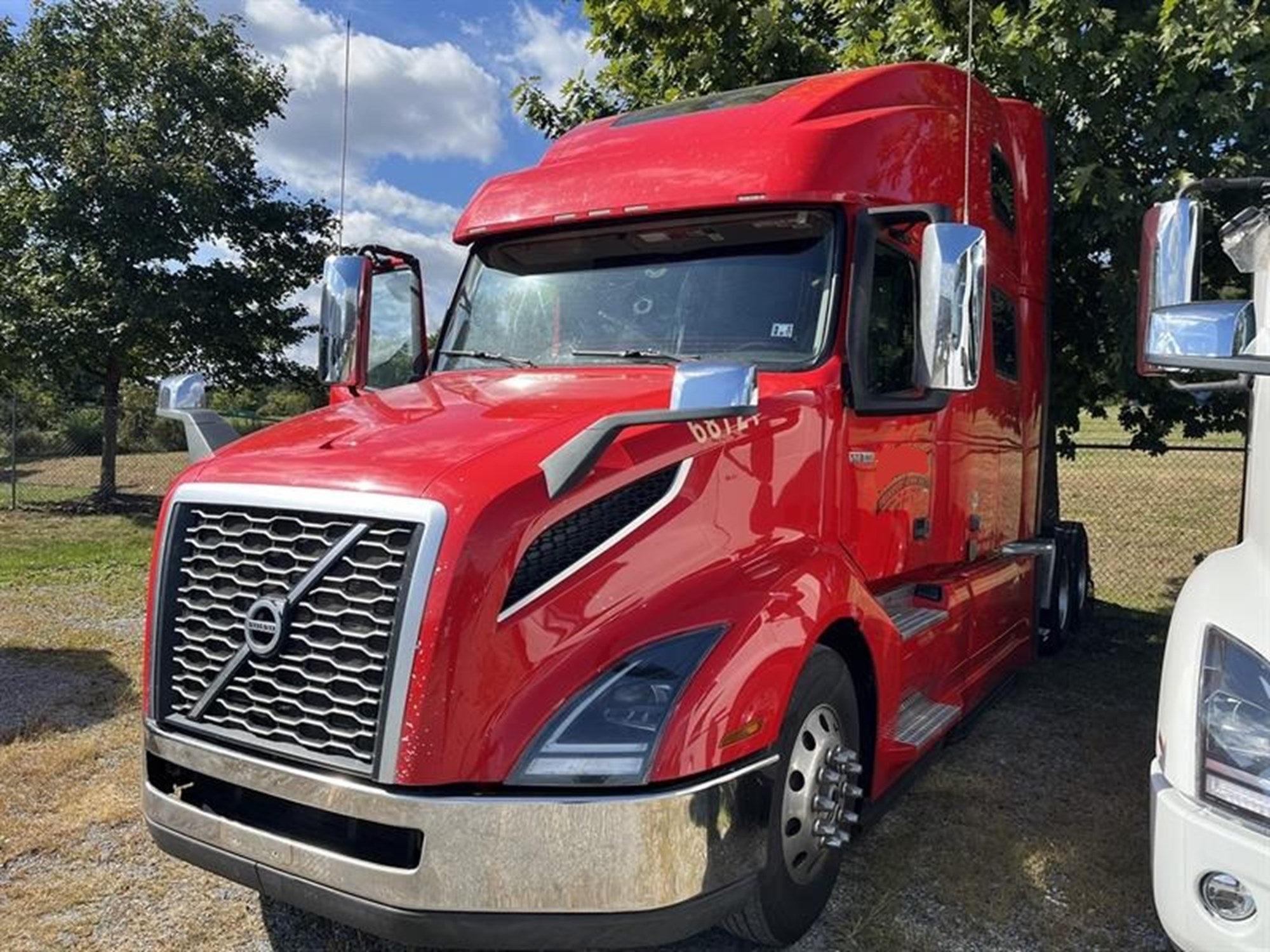 2021 VOLVO VNL 860 - image 3 of 6