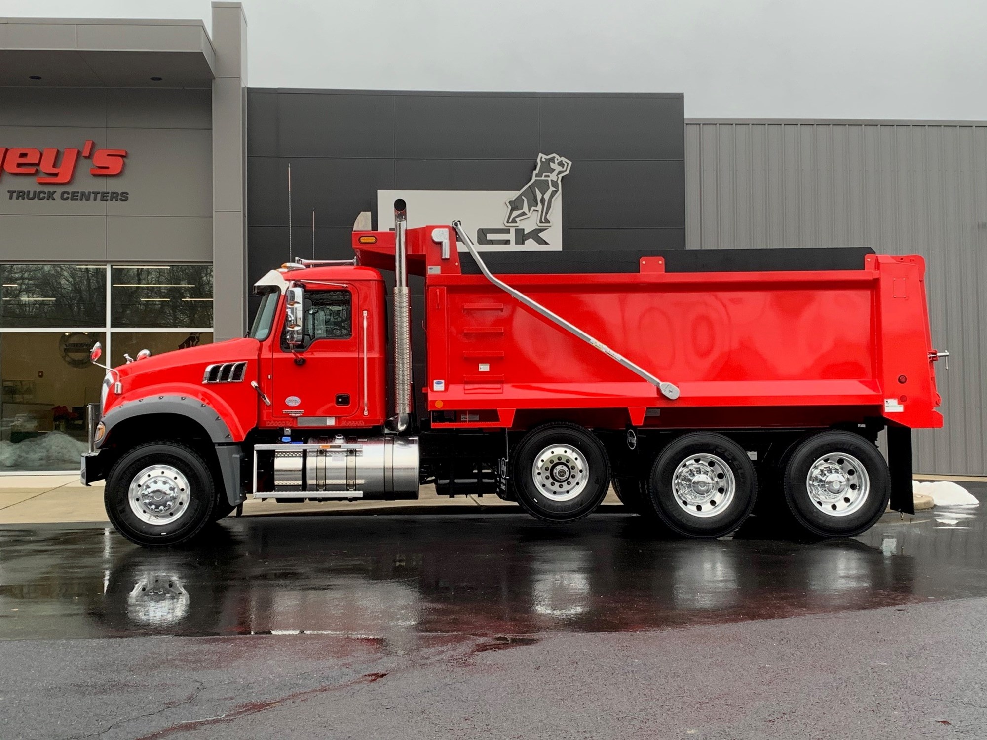 2027 MACK Granite 64FR - image 1 of 1