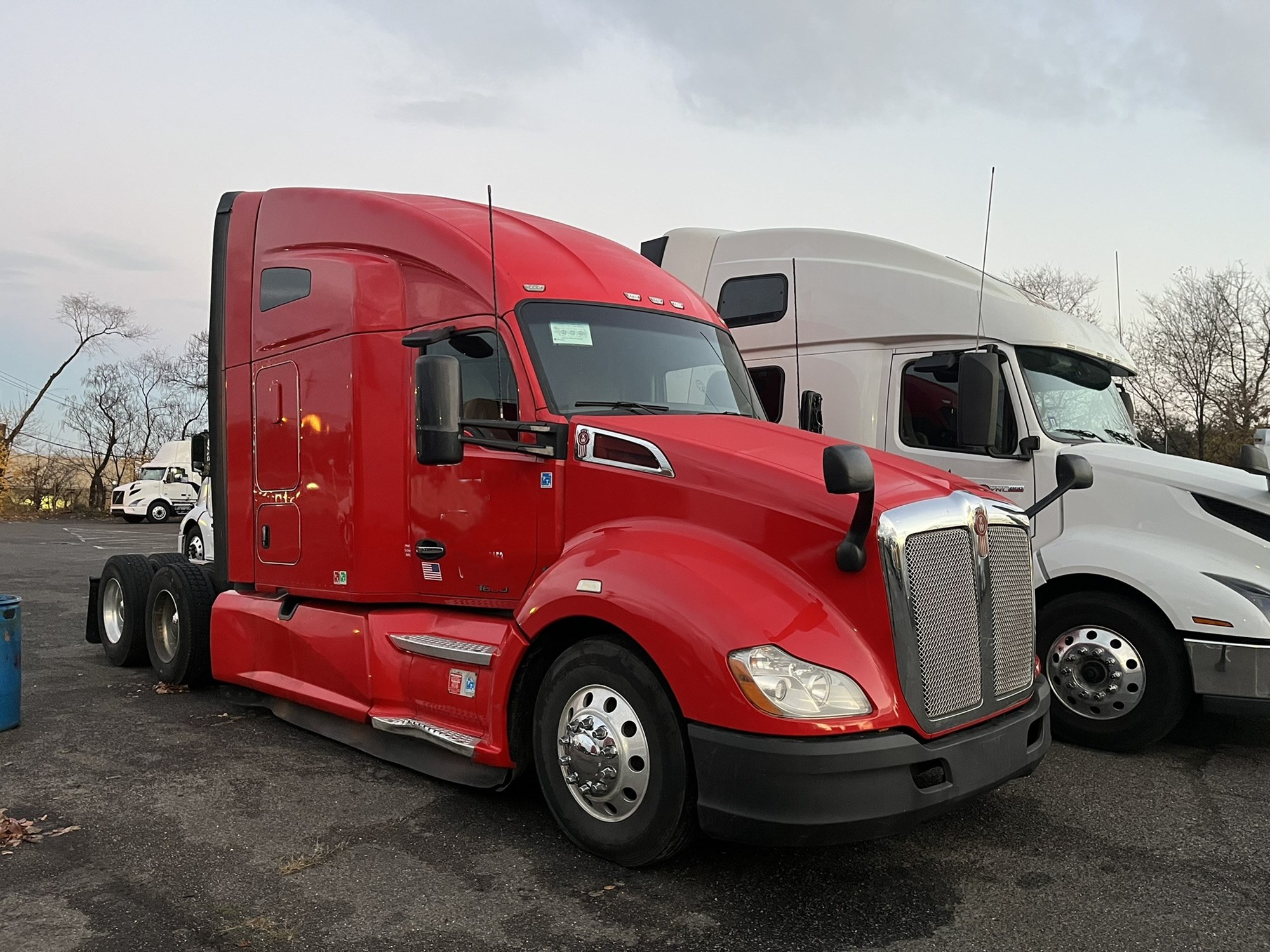 2017 KENWORTH T680 - image 1 of 6