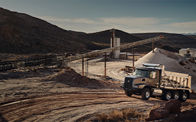 Volvo Trucks VHD 300 AF - image 1 of 4