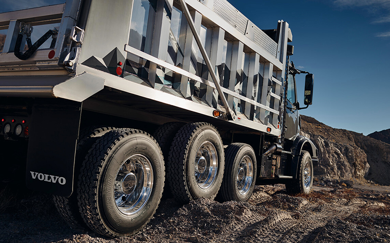 Volvo Trucks VHD 400 AF - image 1 of 4