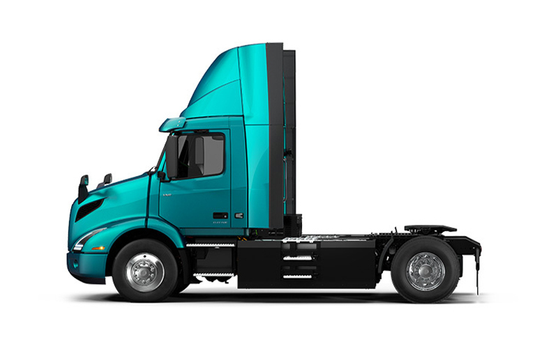 Volvo Trucks 4x2 Tractor - image 3 of 4