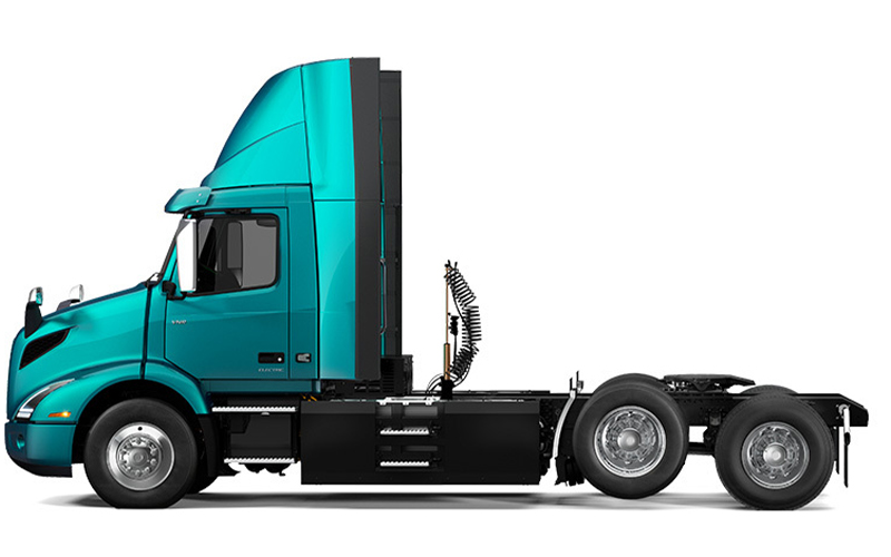 Volvo Trucks 6x2 Tractor - image 1 of 4