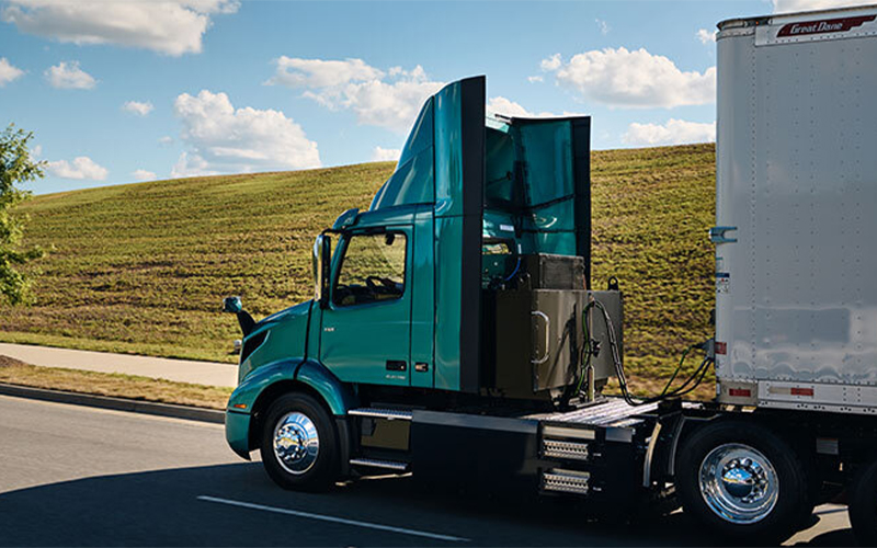 Volvo Trucks 6x4 Straight Truck - image 1 of 4