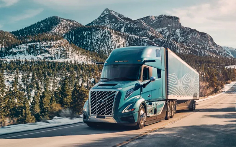 Volvo Trucks VNL 660 - image 1 of 4