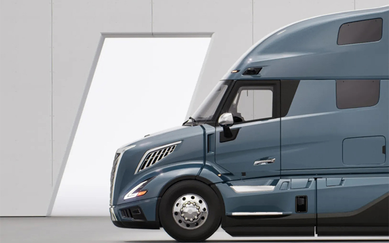 Volvo Trucks VNL 660 - image 2 of 4