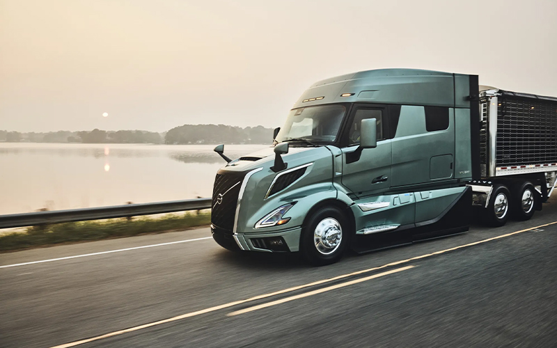 Volvo Trucks VNL 840 - image 1 of 4