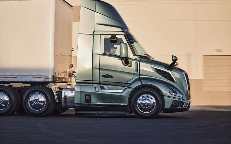 Volvo Trucks VNL 840 - image 2 of 4